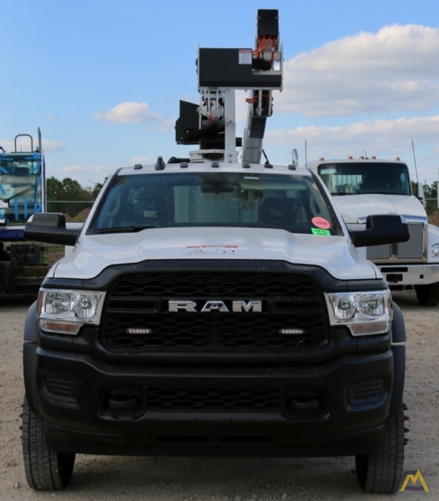 Versalift SST-40-EIH 0.23-Ton Articulating Bucket Truck Crane 2
