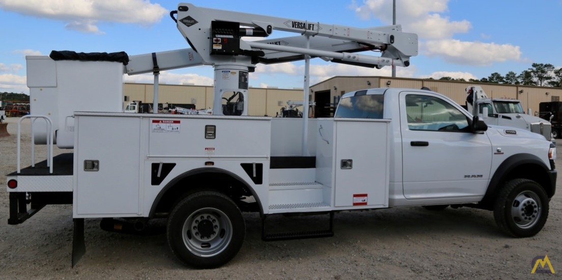 Versalift SST-40-EIH 0.23-Ton Articulating Bucket Truck Crane 1