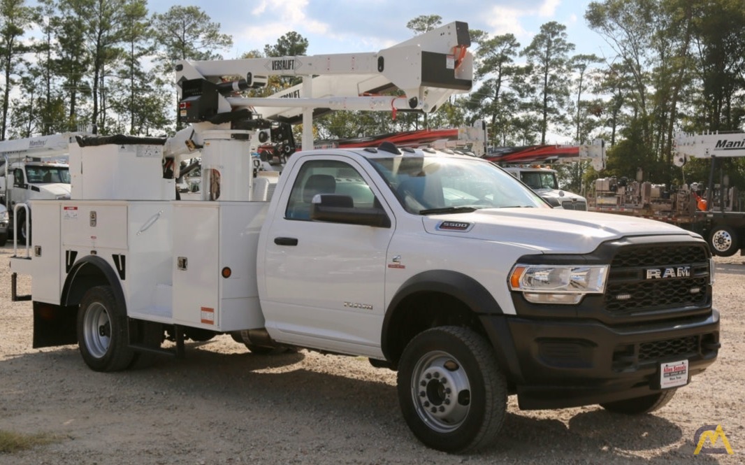 Versalift SST-40-EIH 0.23-Ton Articulating Bucket Truck Crane 2
