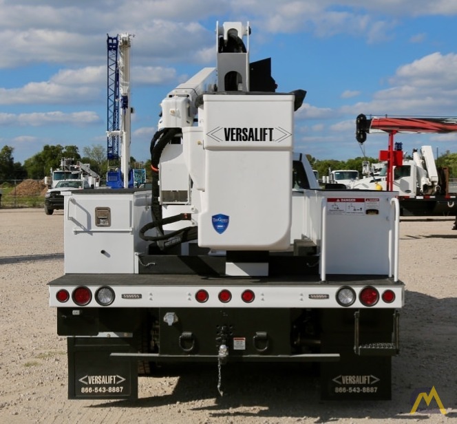 Versalift SST-40-EIH 0.23-Ton Articulating Bucket Truck Crane 5