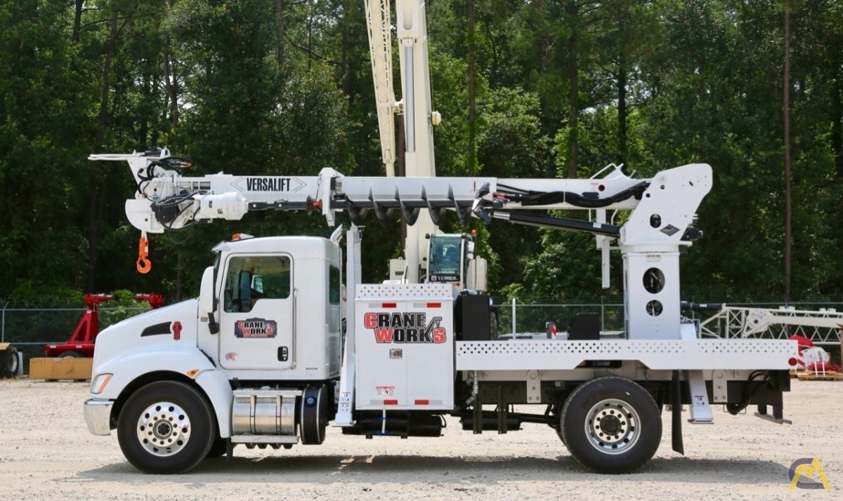 Versalift TMD-2047-B 11.2-Ton Digger Derrick 2