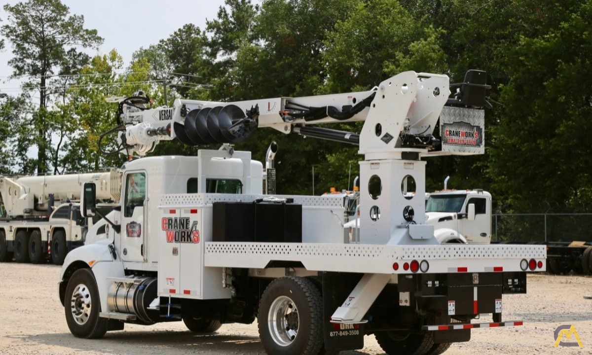 Versalift TMD-2047-B 11.2-Ton Digger Derrick 5