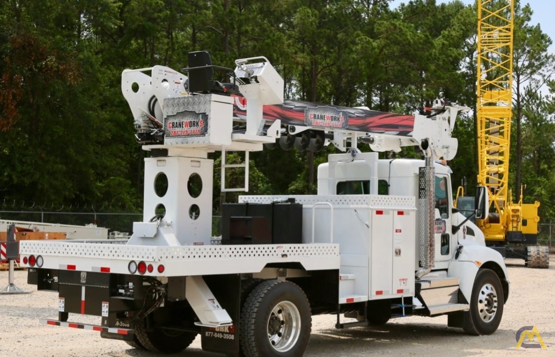 Versalift TMD-2047-B 11.2-Ton Digger Derrick 3