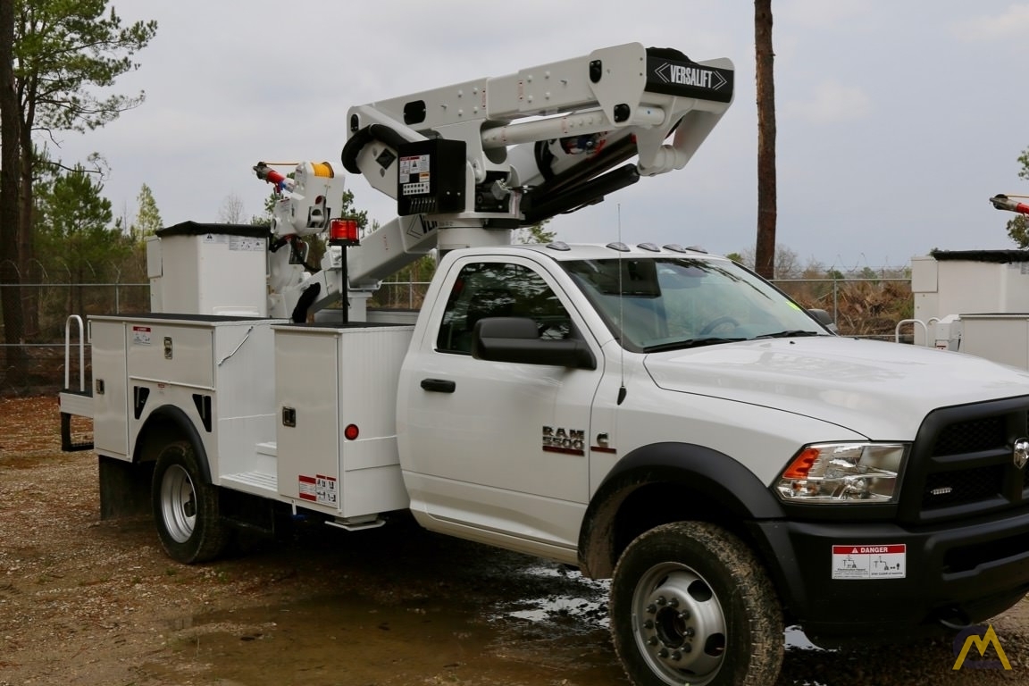 Versalift VST-40-I 0.30-Ton Articulating Bucket Truck 5