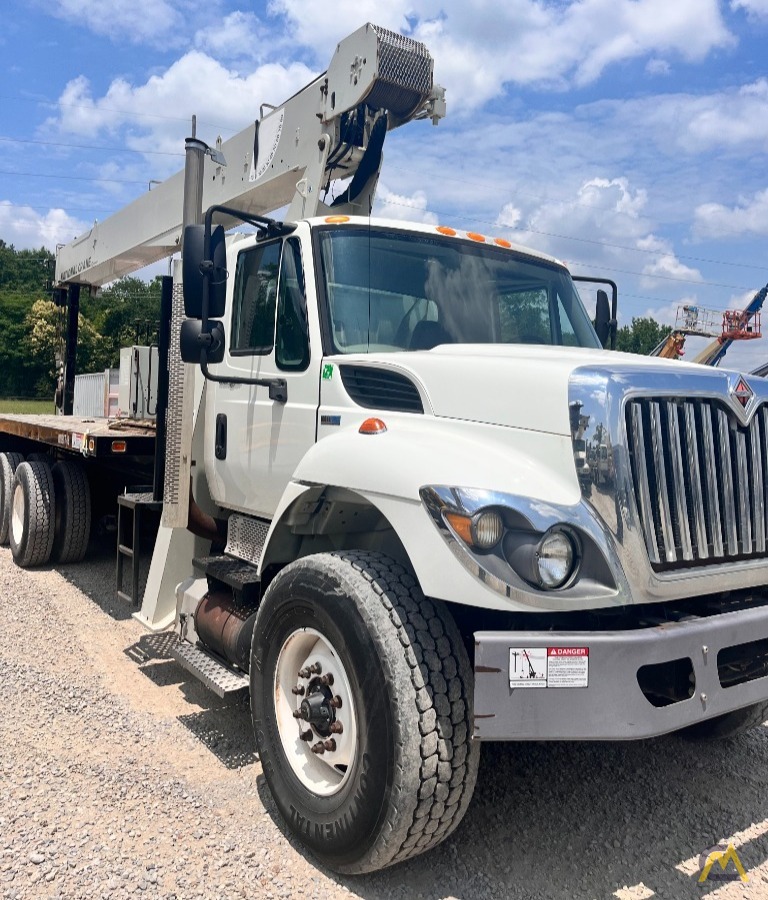 Very Nice National 600E2 20-Ton Boom Truck Crane 2